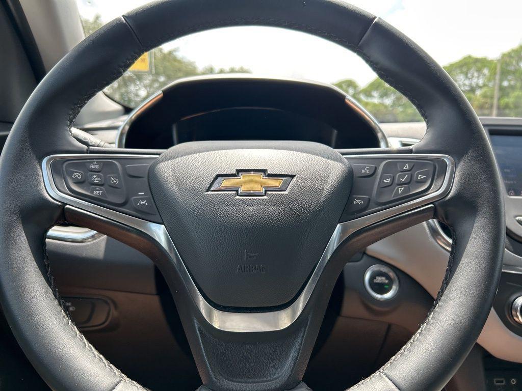 used 2024 Chevrolet Equinox car, priced at $22,059