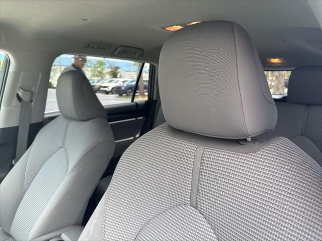 used 2023 Toyota Highlander car, priced at $33,088
