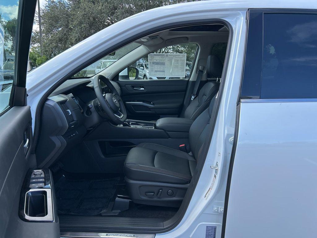 new 2025 Nissan Pathfinder car, priced at $46,584
