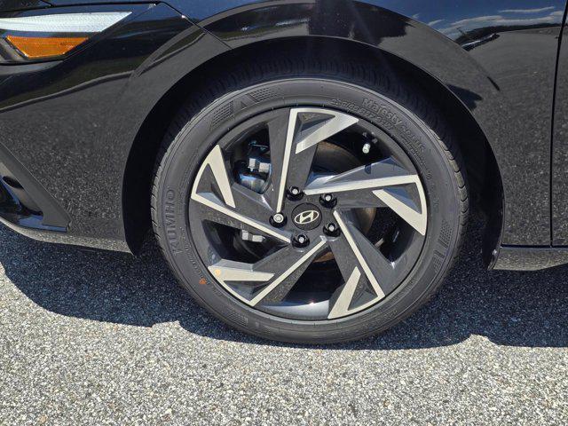 new 2025 Hyundai Elantra car, priced at $24,424