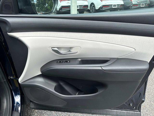 new 2025 Hyundai TUCSON Hybrid car, priced at $37,278