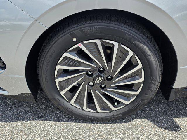 new 2025 Hyundai Sonata Hybrid car, priced at $33,030