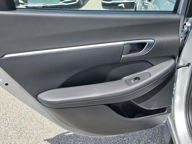 new 2025 Hyundai Sonata Hybrid car, priced at $33,030