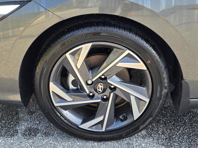 new 2025 Hyundai Elantra car, priced at $27,654