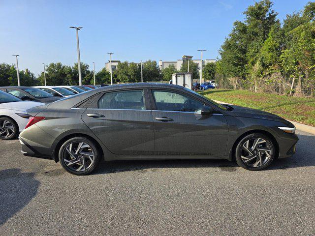 new 2025 Hyundai Elantra car, priced at $27,654