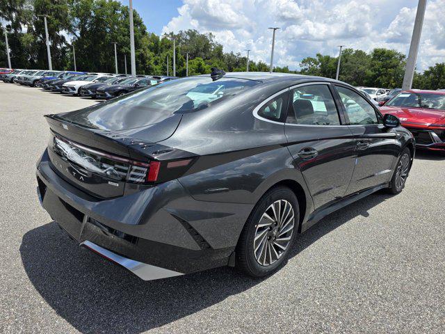 new 2025 Hyundai Sonata Hybrid car, priced at $33,030
