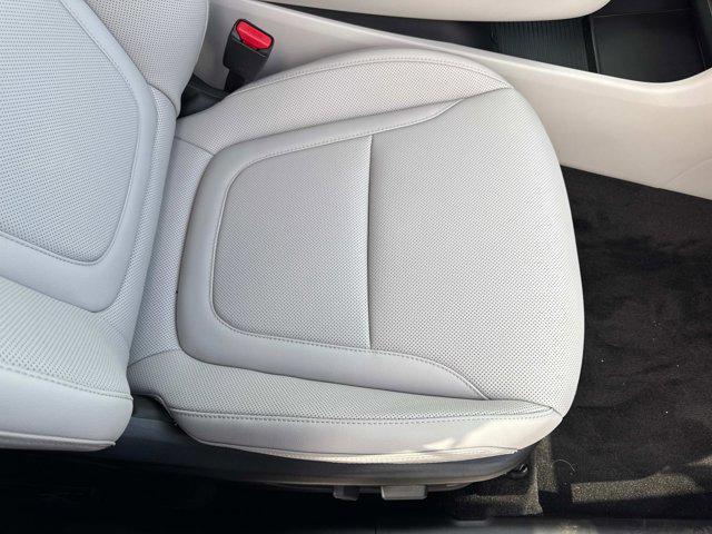 new 2025 Hyundai TUCSON Hybrid car, priced at $42,113