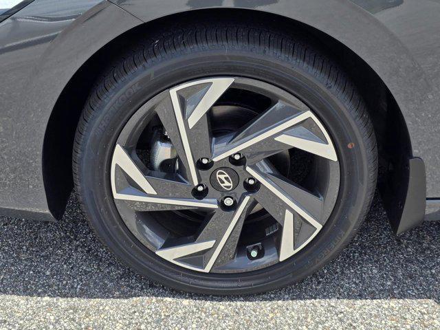 new 2025 Hyundai Elantra car, priced at $27,711