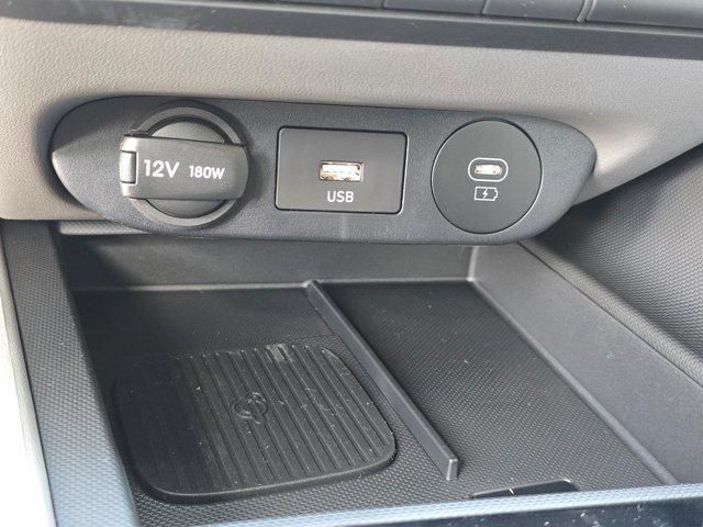 new 2025 Hyundai Elantra car, priced at $27,274
