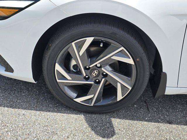 new 2025 Hyundai Elantra car, priced at $27,274