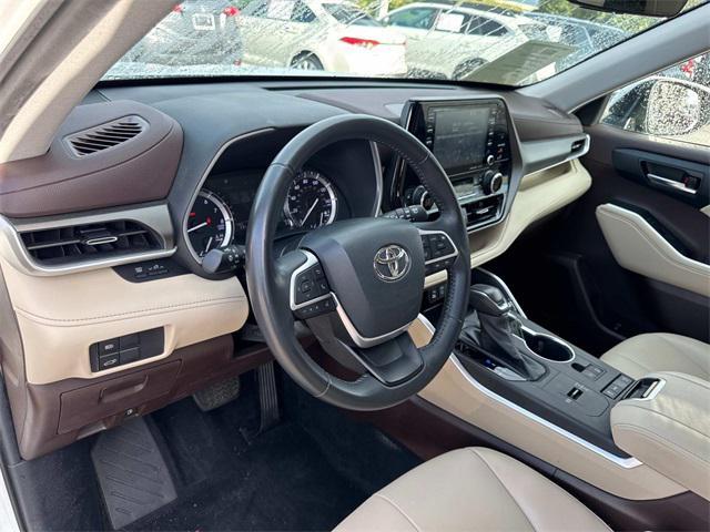 used 2022 Toyota Highlander car, priced at $35,499