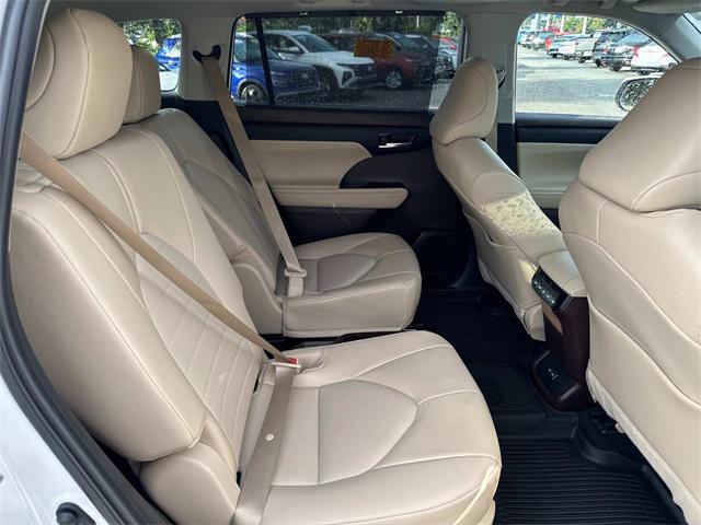 used 2022 Toyota Highlander car, priced at $35,499