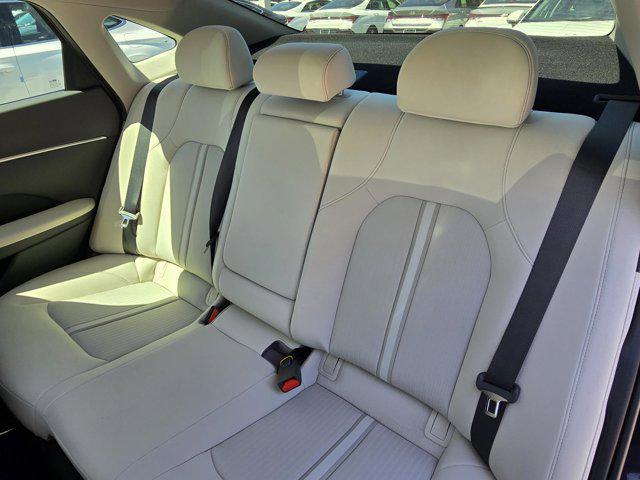 new 2025 Hyundai Sonata Hybrid car, priced at $33,075