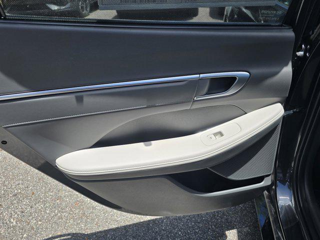 new 2025 Hyundai Sonata Hybrid car, priced at $39,330