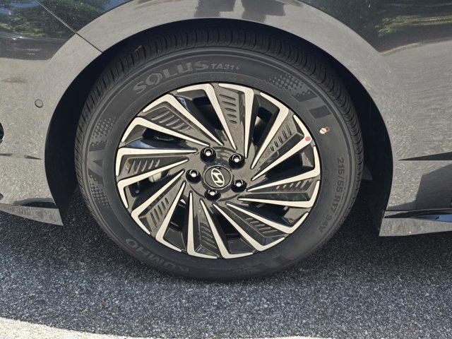 new 2025 Hyundai Sonata Hybrid car, priced at $39,330