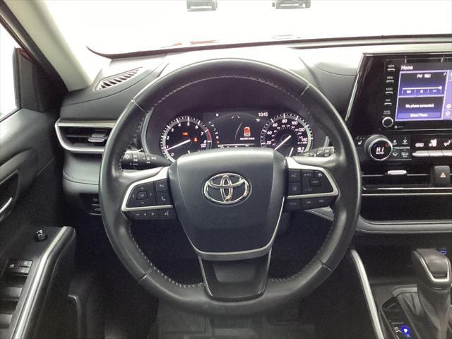 used 2022 Toyota Highlander car, priced at $37,319