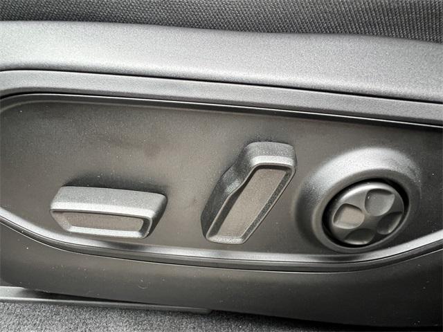 new 2025 Jeep Grand Cherokee L car, priced at $50,008