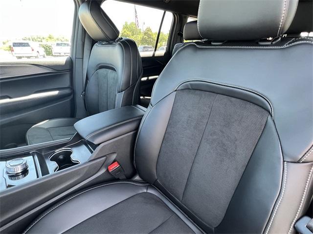 new 2025 Jeep Grand Cherokee L car, priced at $43,865