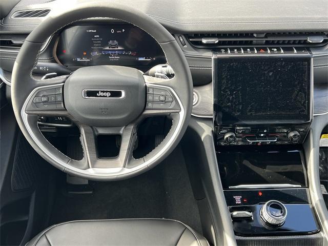 new 2025 Jeep Grand Cherokee car, priced at $50,220