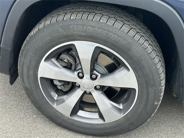 used 2020 Jeep Cherokee car, priced at $20,495