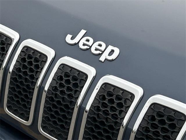 used 2020 Jeep Cherokee car, priced at $20,495