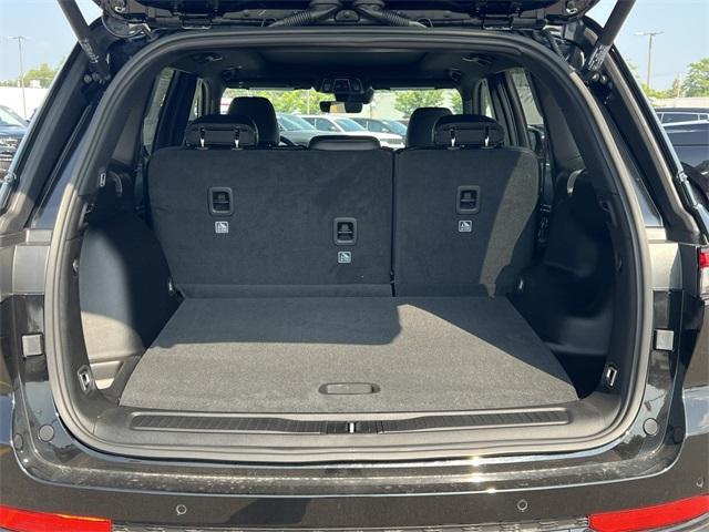new 2025 Jeep Grand Cherokee car, priced at $48,333