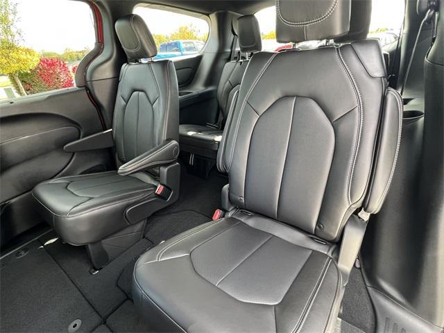 new 2026 Chrysler Pacifica car, priced at $43,433