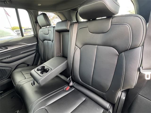 new 2025 Jeep Grand Cherokee car