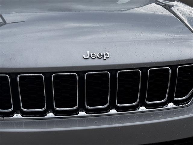 new 2025 Jeep Grand Cherokee car, priced at $44,170