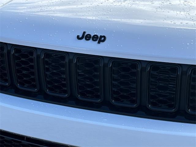 new 2025 Jeep Grand Cherokee car, priced at $45,935