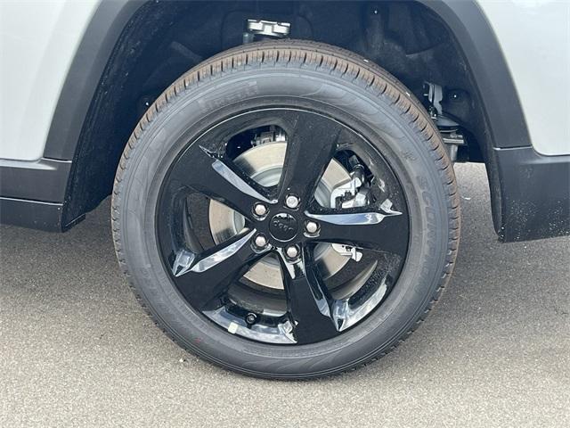 new 2025 Jeep Grand Cherokee L car, priced at $50,008