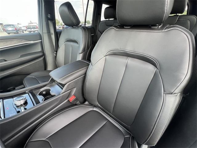 new 2025 Jeep Grand Cherokee car, priced at $45,534