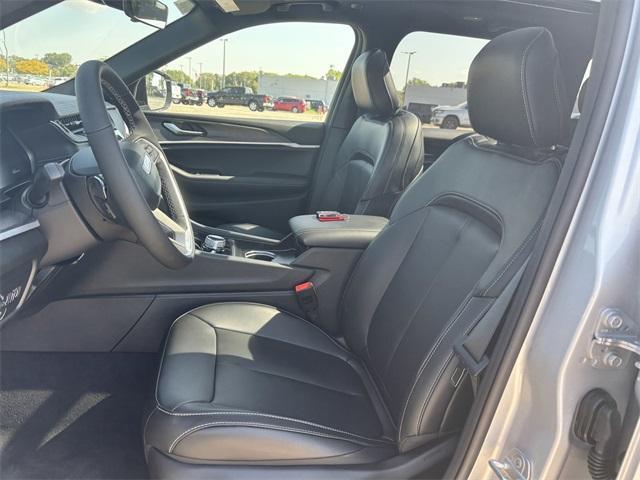 new 2025 Jeep Grand Cherokee car, priced at $48,333