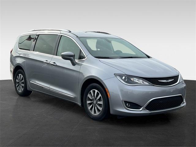 used 2020 Chrysler Pacifica car, priced at $22,995