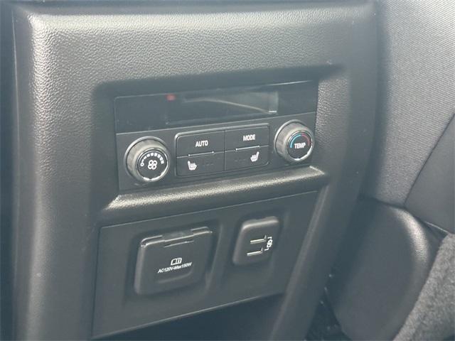 used 2023 Chevrolet Traverse car, priced at $35,595