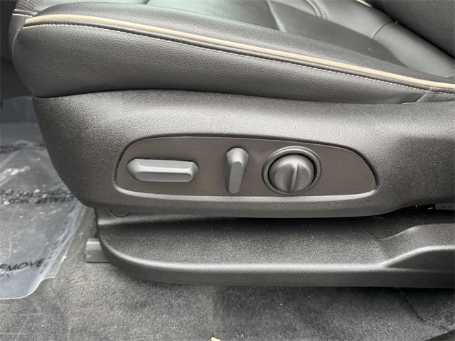 used 2023 Chevrolet Traverse car, priced at $35,595