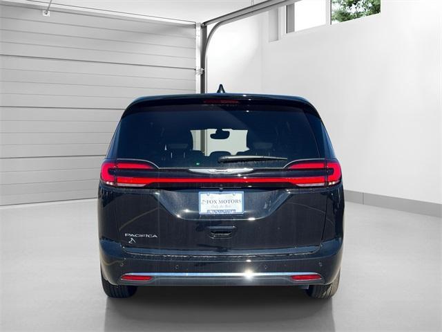 new 2026 Chrysler Pacifica car, priced at $40,067