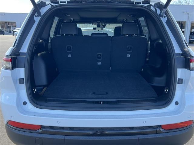 new 2025 Jeep Grand Cherokee car, priced at $47,672