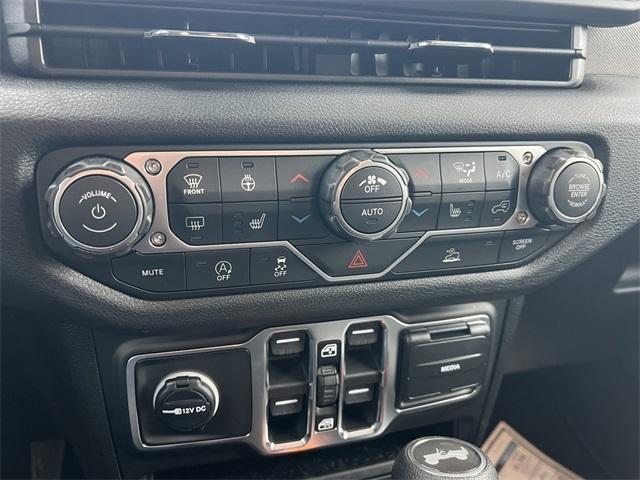 new 2026 Jeep Wrangler car, priced at $47,385