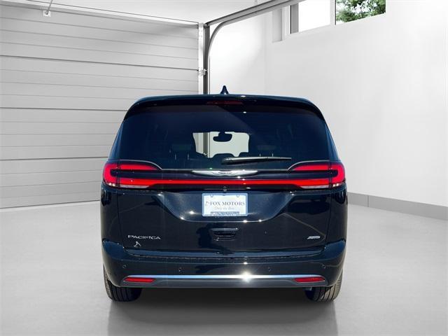 new 2026 Chrysler Pacifica car, priced at $40,987