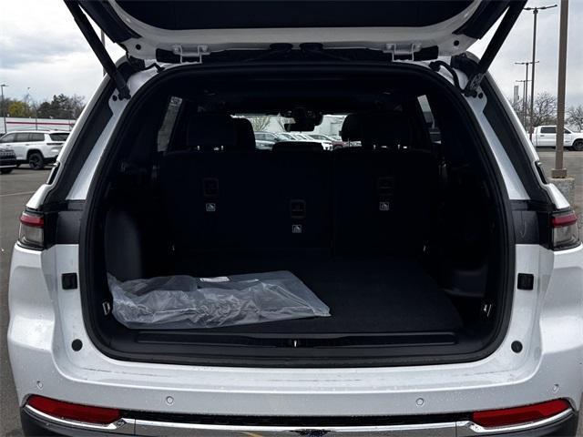 new 2025 Jeep Grand Cherokee car, priced at $39,620