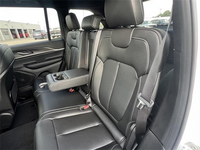 new 2025 Jeep Grand Cherokee car, priced at $45,409