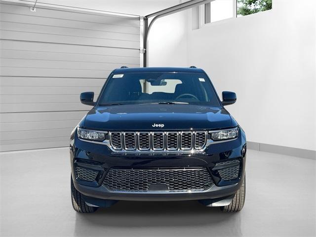 new 2025 Jeep Grand Cherokee car, priced at $40,156