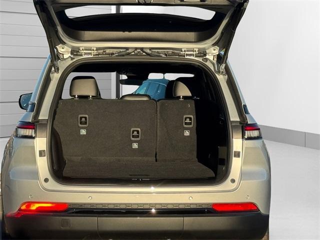 used 2025 Jeep Grand Cherokee car