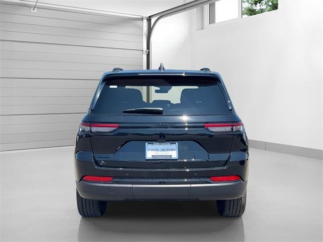 new 2025 Jeep Grand Cherokee car, priced at $43,938