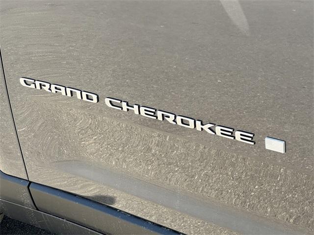 new 2025 Jeep Grand Cherokee car, priced at $40,156