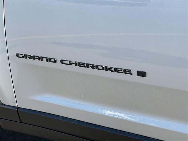 new 2025 Jeep Grand Cherokee car, priced at $44,208