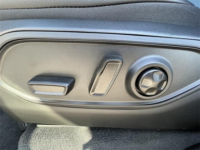 new 2025 Jeep Grand Cherokee car, priced at $44,208