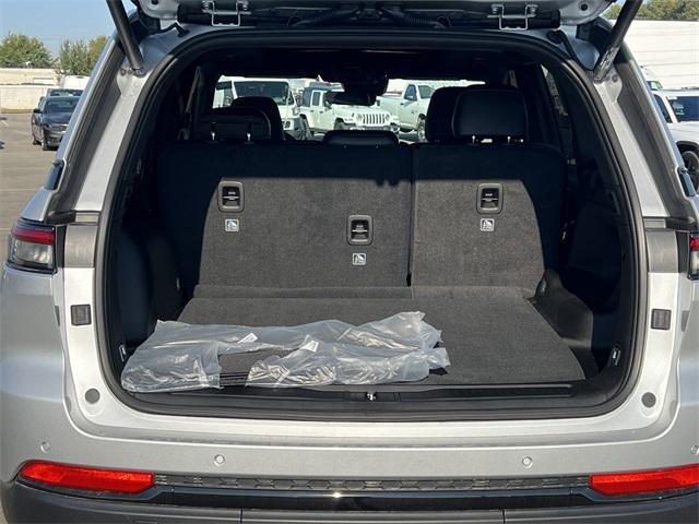 new 2025 Jeep Grand Cherokee car, priced at $44,208