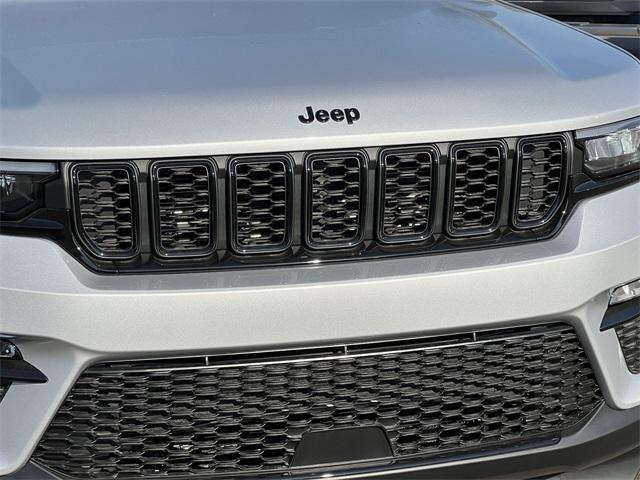 new 2025 Jeep Grand Cherokee car, priced at $44,208